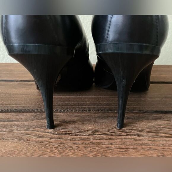 ElieTahari Classic Soft Leather Peep Toe Stiletto Shoes w/Knot Accent 39.5/ 7.5 - Picture 8 of 10